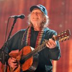 Willie Nelson endorses marijuana decriminalization in Dallas